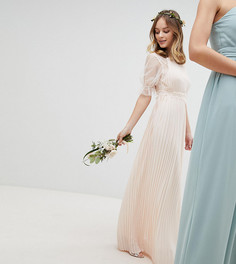 Плиссированное платье макси с оборкой TFNC Petite WEDDING - Розовый