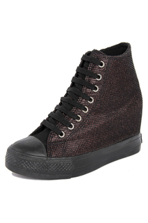 gumshoes CRISTIN