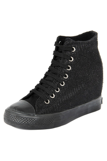 gumshoes CRISTIN