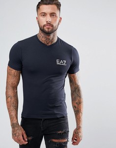 Темно-синяя эластичная футболка с V-образным вырезом и логотипом на груди EA7 - Темно-синий