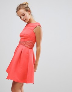 Приталенное платье с расклешенной юбкой и кружевной отделкой Little Mistess - Розовый