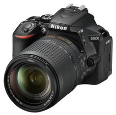 Зеркальный фотоаппарат NIKON D5600 kit ( 18-140 VR AF-S), черный