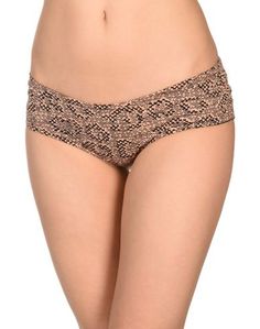 La perla studio outlet