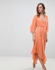 Платье миди в блестящий горошек с расклешенными рукавами и асимметричным подолом ASOS - Оранжевый