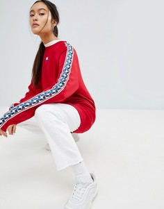Красный свитшот с высоким воротником и полосой из ленты по бокам Nike - Красный