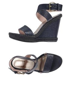 Сандалии Stuart Weitzman