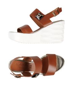 Сандалии Sara® Collection