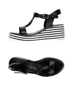 Сандалии Pierre DarrÉ