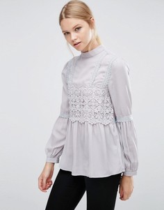 Блузка в викторианском стиле с высокой горловиной Love & Other Things - Серый
