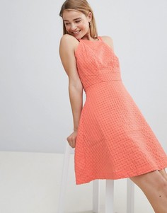 Фактурное короткое приталенное платье Louche - Розовый