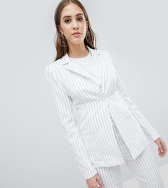 Приталенный блейзер в полоску Missguided Tall - Белый