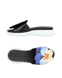 Сандалии Christopher Kane