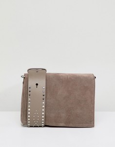 Замшевая сумка на ремешке в стиле вестерн AllSaints - Коричневый