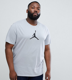 Серая футболка с логотипом 23/7 Nike Jordan PLUS 925602-012 - Серый