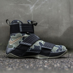 Баскетбольные кроссовки Nike