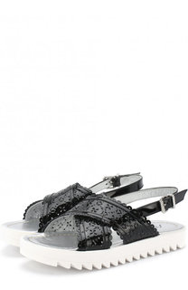 Лаковые сандалии на ремешке с перфорацией Simonetta