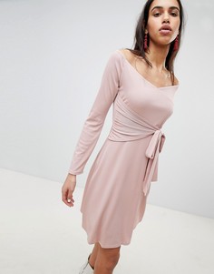 Короткое приталенное платье с поясом Lost Ink - Розовый