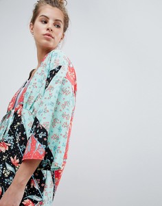 Кимоно от комплекта с принтом в стиле пэтчворк и кисточками на завязках Wednesdays Girl - Мульти