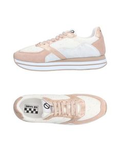 Низкие кеды и кроссовки NO Name