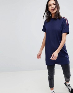 Oversize-футболка с отделкой кантом в спортивном стиле на рукавах Noisy May - Темно-синий