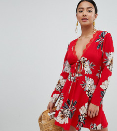 Платье с цветочным принтом Missguided Petite - Красный