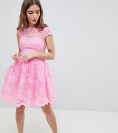 Платье мини с кружевом и короткими рукавами Chi Chi London Petite - Розовый