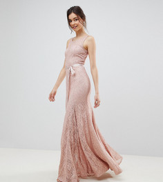 Кружевное платье макси с атласным поясом City Goddess Tall - Розовый