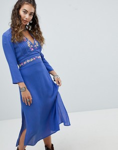 Платье мини с глубоким вырезом и вышивкой En Creme - Синий