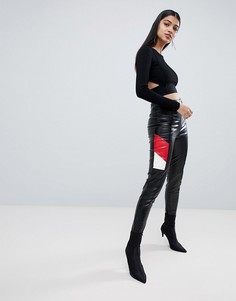Черные брюки из искусственной кожи с контрастной отделкой Lasula - Черный