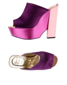 Мюлес и сабо Roger Vivier