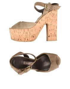 Сандалии À Trois