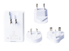 Зарядное устройство iLuv Traver Adapter Kit i108 2A White
