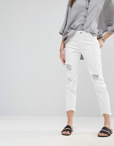 Рваные укороченные джинсы бойфренда Noisy May - Белый