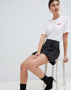 Футболка с надписью Oui PrettyLittleThing - Белый