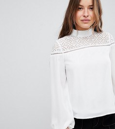 Блузка с высоким воротником и кружевной вставкой Fashion Union Petite - Кремовый