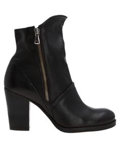 Полусапоги и высокие ботинки Tsakiris Mallas