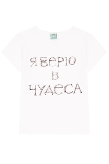 Белая футболка с надписью Russian Essentials