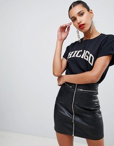 Футболка PrettyLittleThing Chicago - Черный