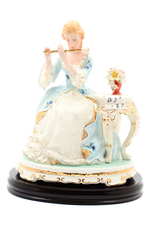 Статуэтка на подставке ROYAL CLASSICS