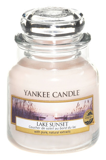 Свеча маленькая Закат на озере YANKEE CANDLE