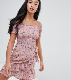 Платье с запахом на юбке и пестрым принтом Sisters Of The Tribe Petite - Розовый