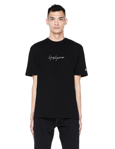 Черная футболка New Era с вышивкой Yohji Yamamoto