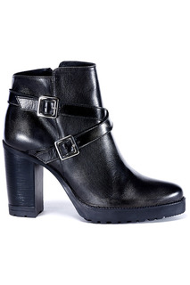 ANKLE BOOTS UMA