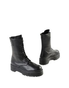 Полусапоги и высокие ботинки Pierre DarrÉ