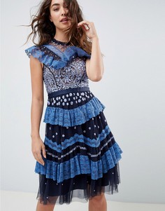Темно-синее платье миди с ярусной кружевной отделкой и вышивкой Needle and Thread - Темно-синий