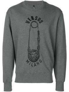 свитер с логотипом и принтом булавки Versus