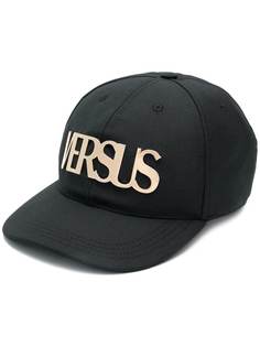 бейсбольная кепка с металлическим логотипом Versus
