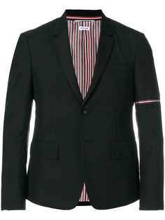 однобортный пиджак с высокими проймами и шелковыми лацканами Thom Browne