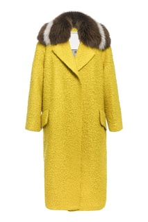 Желтое пальто с меховой отделкой Color Temperature