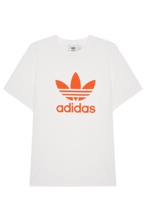 Белая футболка с логотипом Adidas